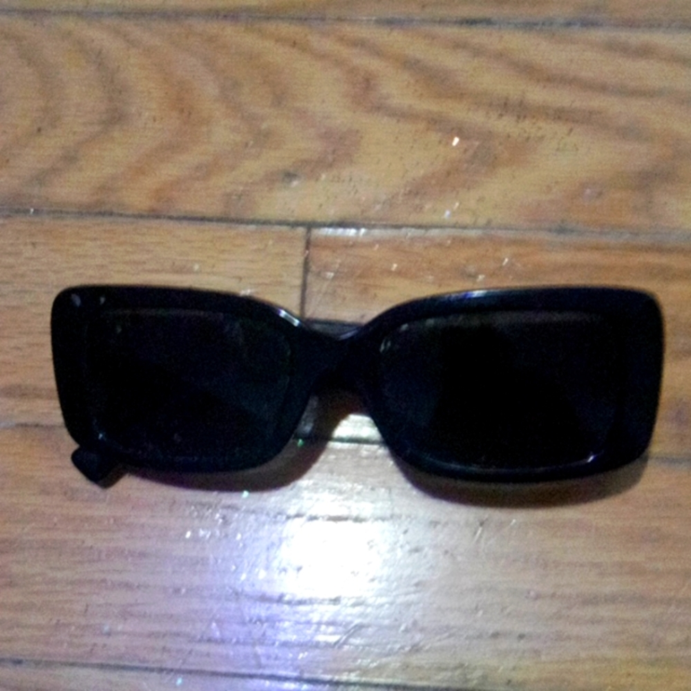 Valentiono sunglasses